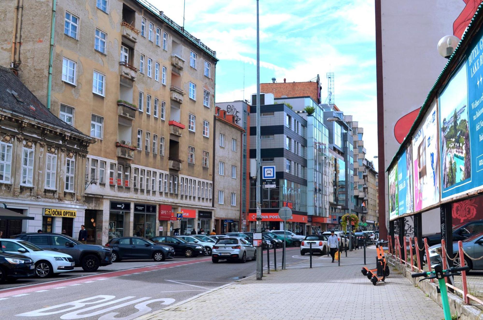Natural-Style Apartment In The Centre Of Bratislava Esterno foto