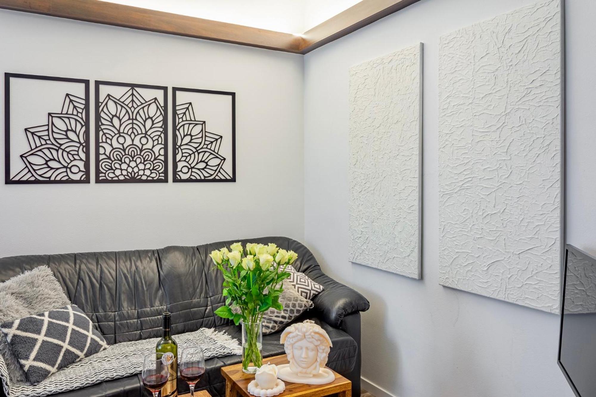 Natural-Style Apartment In The Centre Of Bratislava Esterno foto