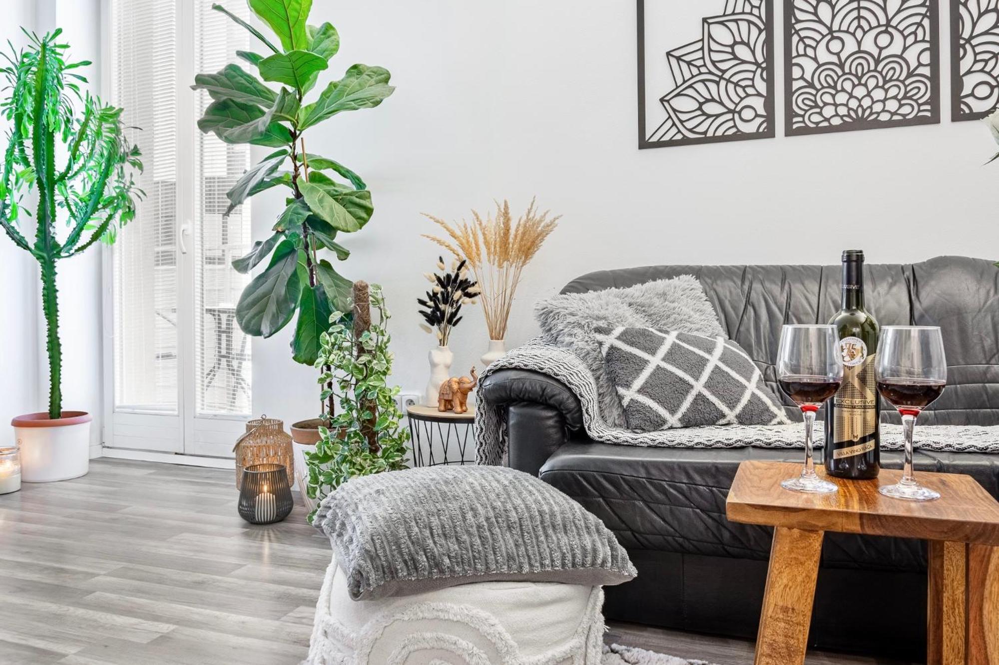 Natural-Style Apartment In The Centre Of Bratislava Esterno foto