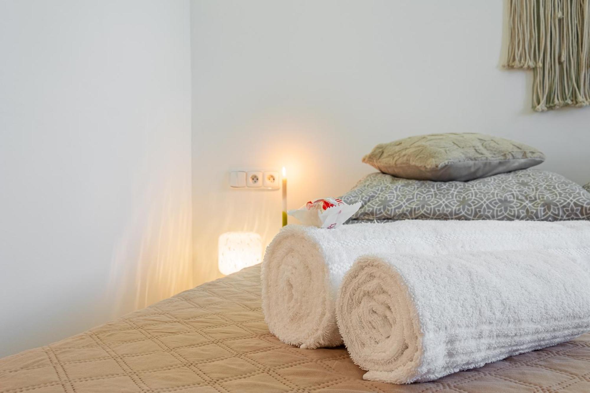 Natural-Style Apartment In The Centre Of Bratislava Esterno foto
