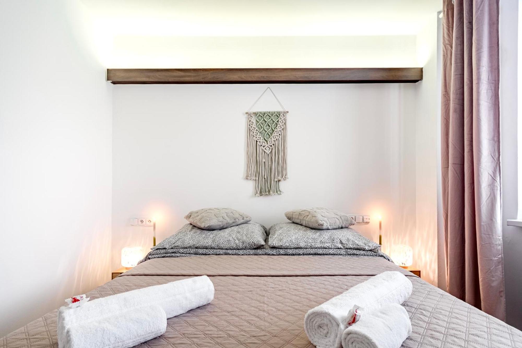 Natural-Style Apartment In The Centre Of Bratislava Esterno foto